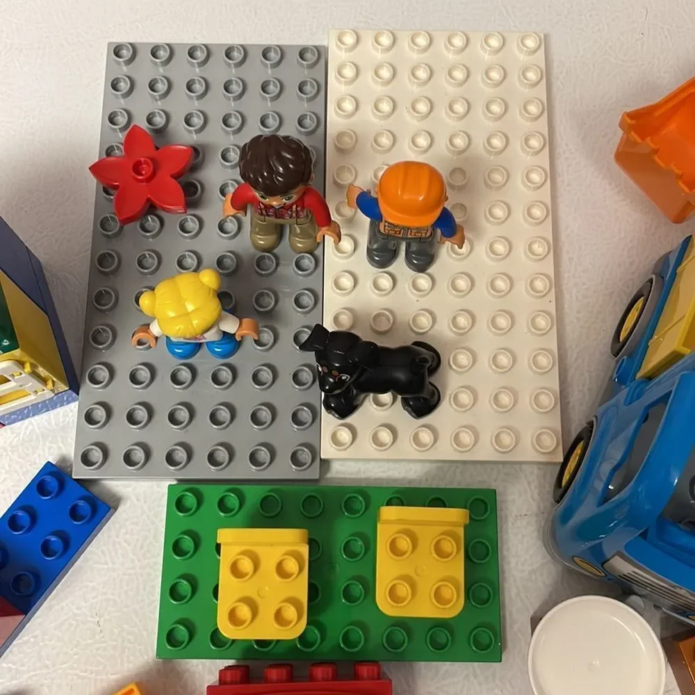 Mixed lot of Duplo Legos vehicles figures building blocks